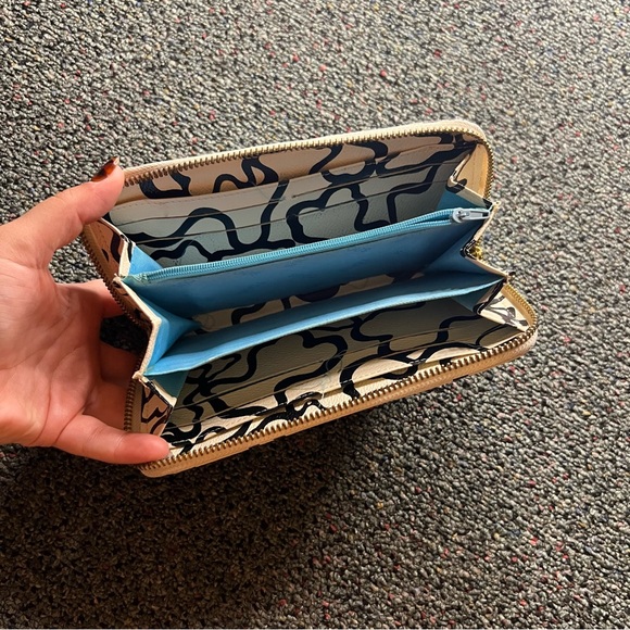 Black & White Cream Swirl Circle Blob Pattern Design Clutch Wallet Accessory - Picture 9 of 16